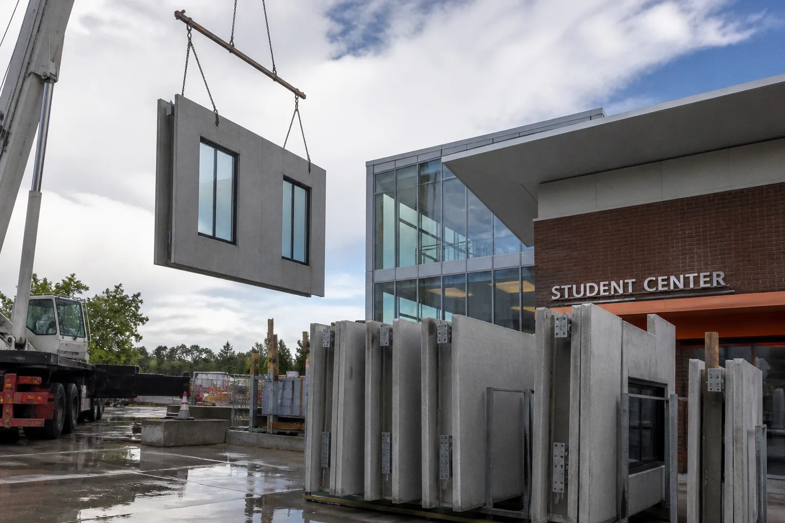 La préfabrication béton transforme les chantiers scolaires aux États-Unis