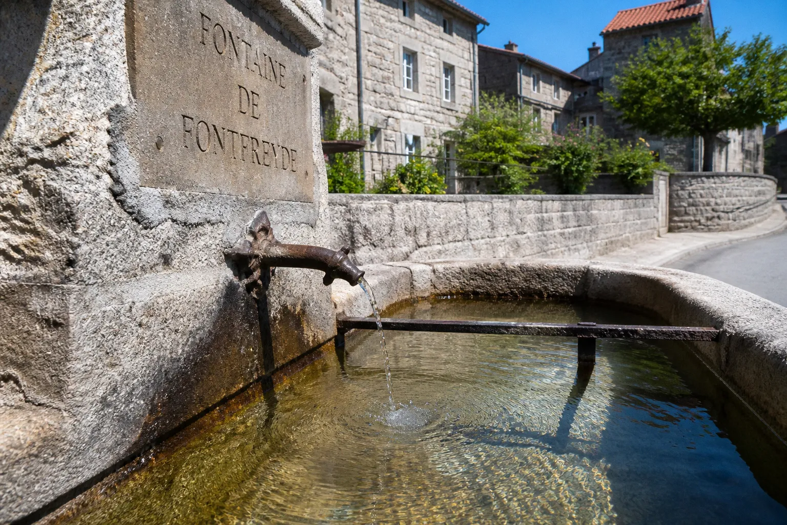 Patrimoine bâti : entre restauration théorique et sauvegarde durable de la pierre