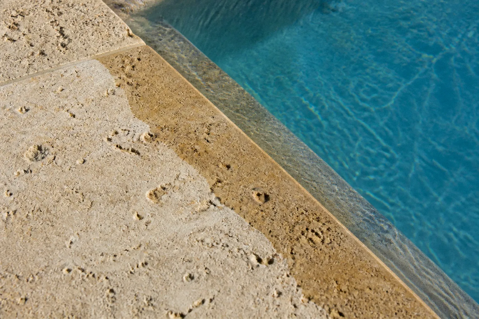 Piscine au sel : quelles margelles choisir ?
