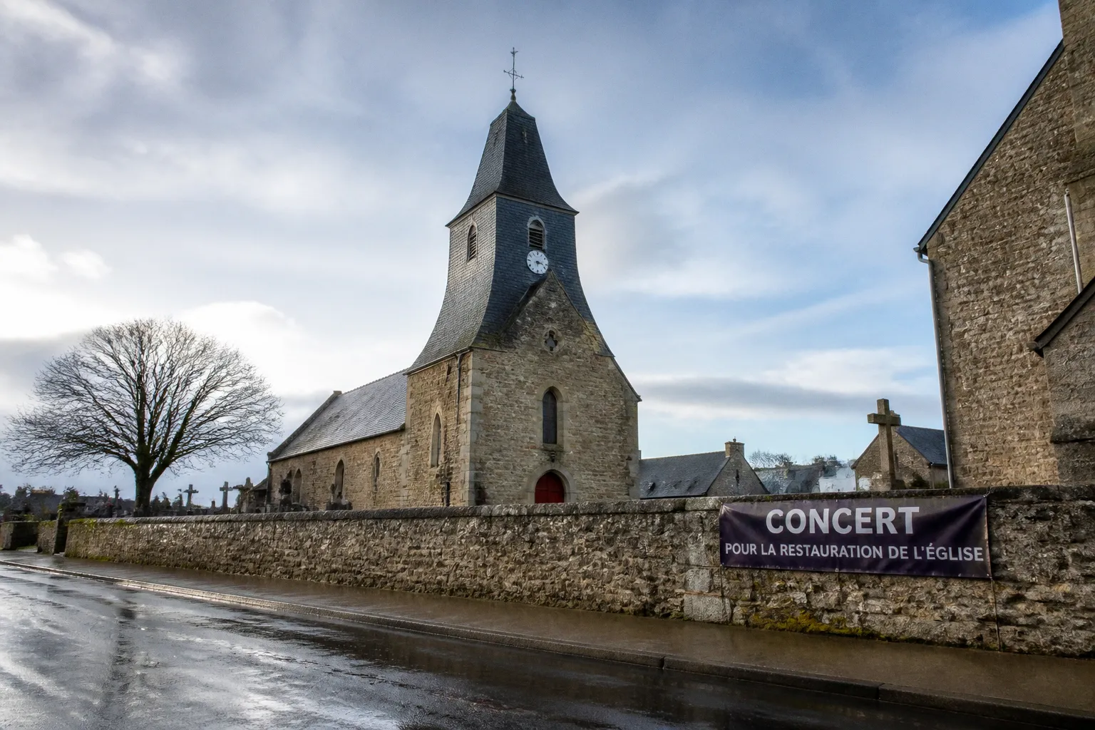 Restauration du campanile de Montmartin-sur-Mer : les limites d'une mobilisation